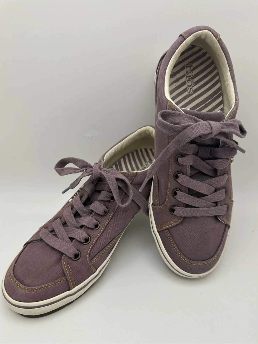 Taos Star Lavender Canvas Casual Lace Up Comfort Shoes Sneakers Women’s Size 6.5